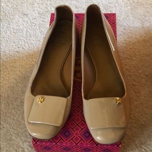 Tory Burch patent nude flats